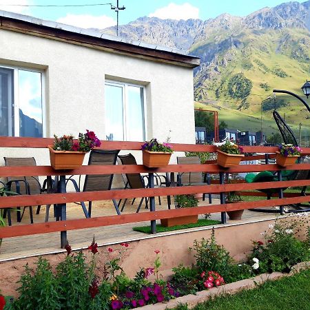 Guest House Elguja Qushashvili Kazbegi Bagian luar foto
