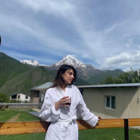 Guest House Elguja Qushashvili Kazbegi Bagian luar foto