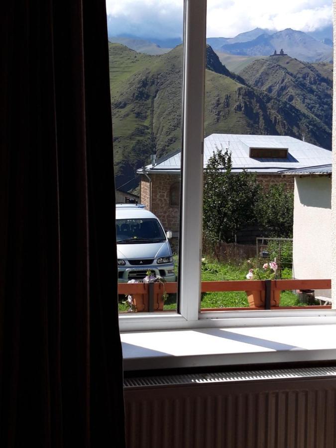 Guest House Elguja Qushashvili Kazbegi Bagian luar foto