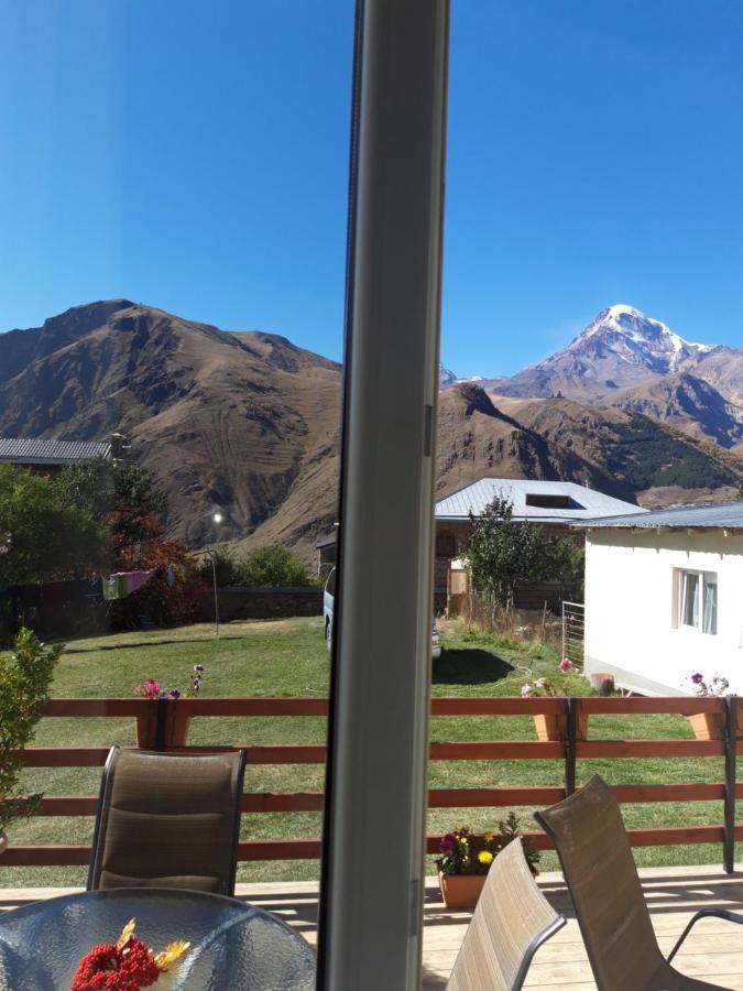 Guest House Elguja Qushashvili Kazbegi Bagian luar foto