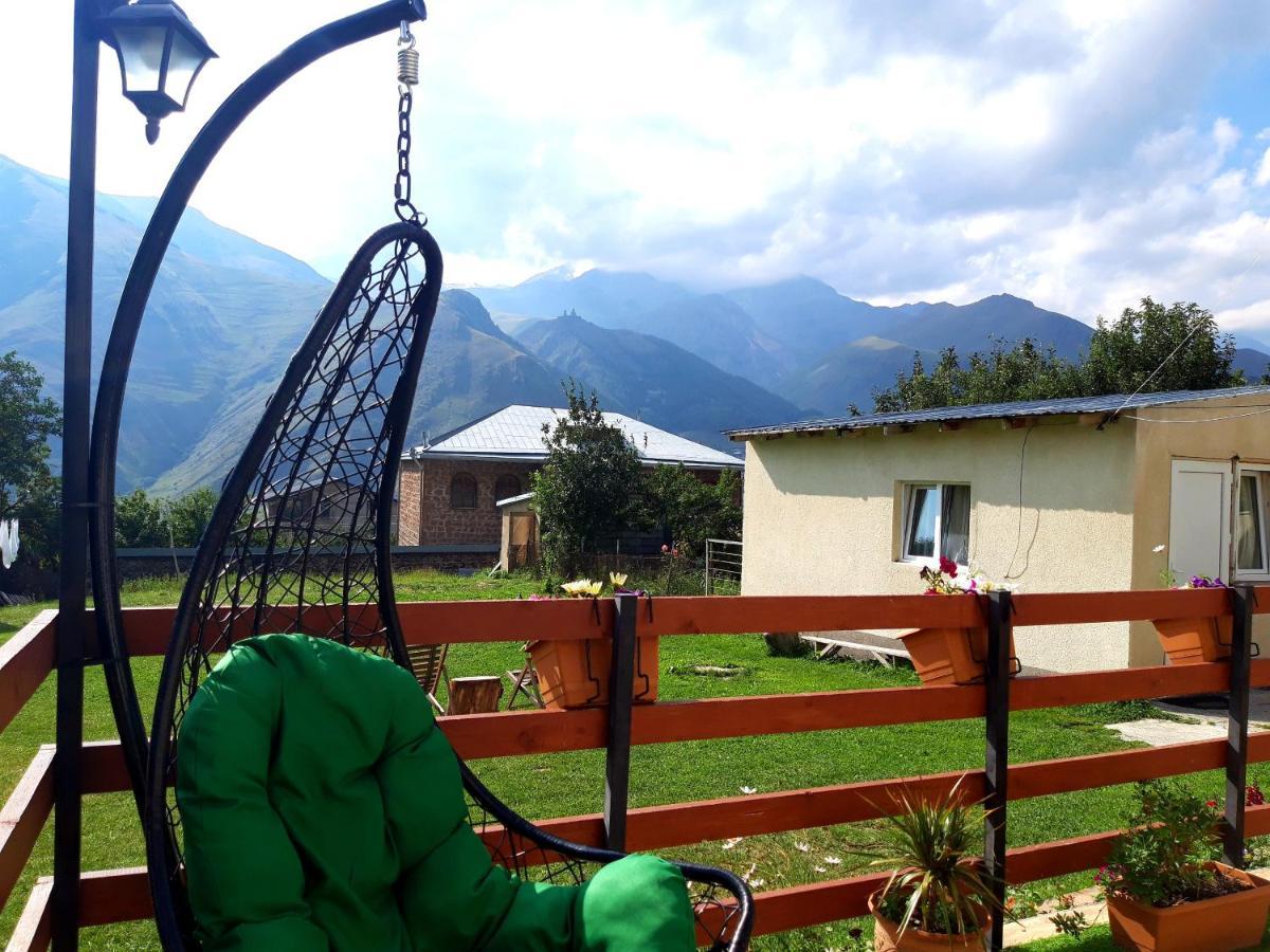 Guest House Elguja Qushashvili Kazbegi Bagian luar foto