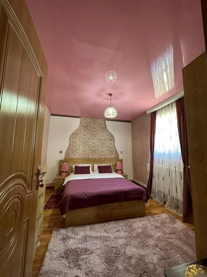 Guest House Elguja Qushashvili Kazbegi Bagian luar foto