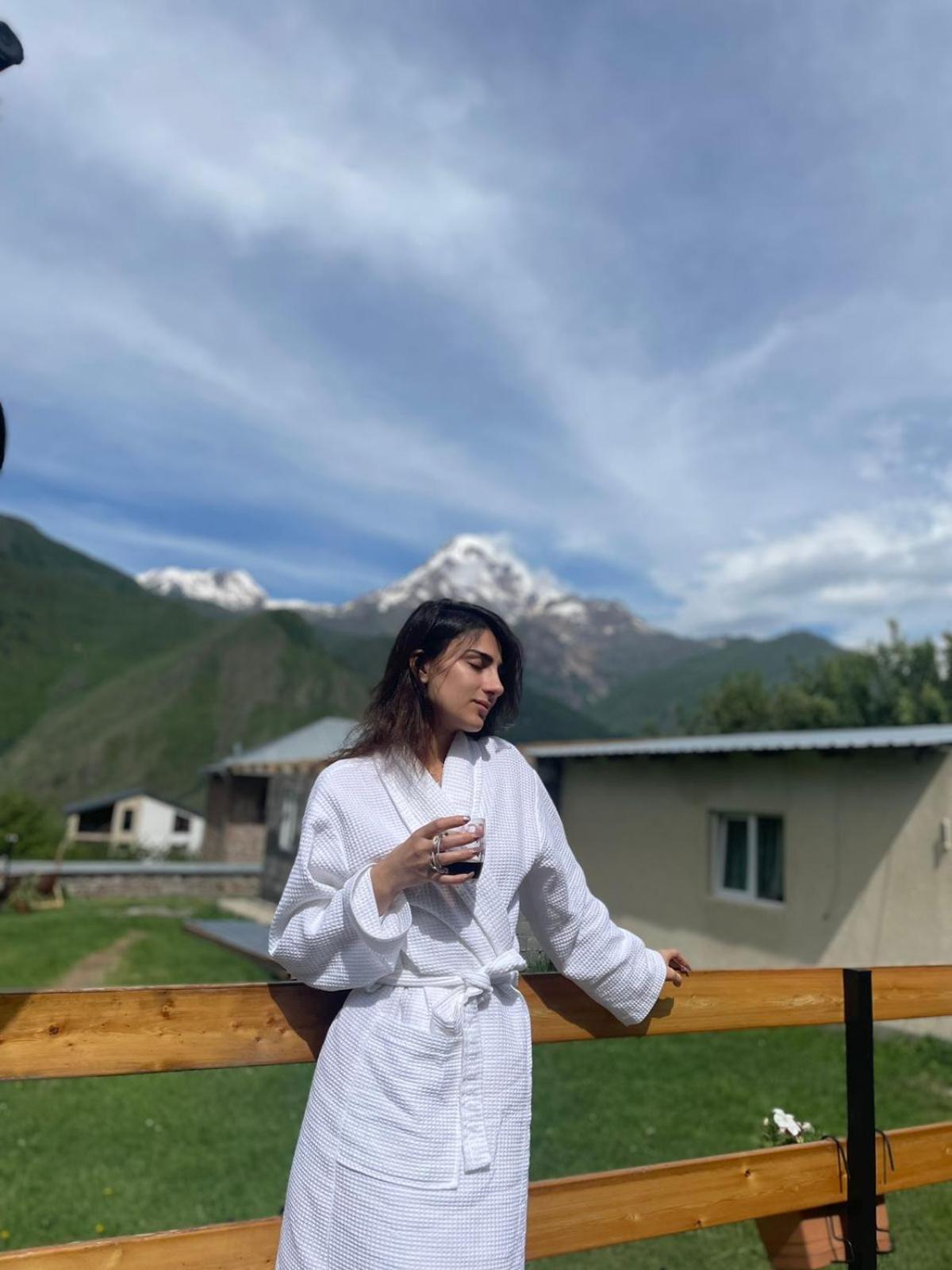 Guest House Elguja Qushashvili Kazbegi Bagian luar foto