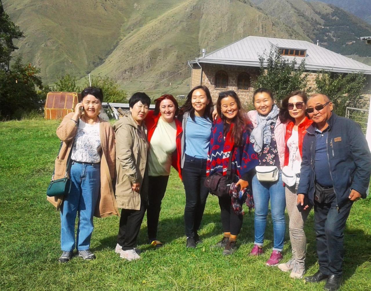 Guest House Elguja Qushashvili Kazbegi Bagian luar foto