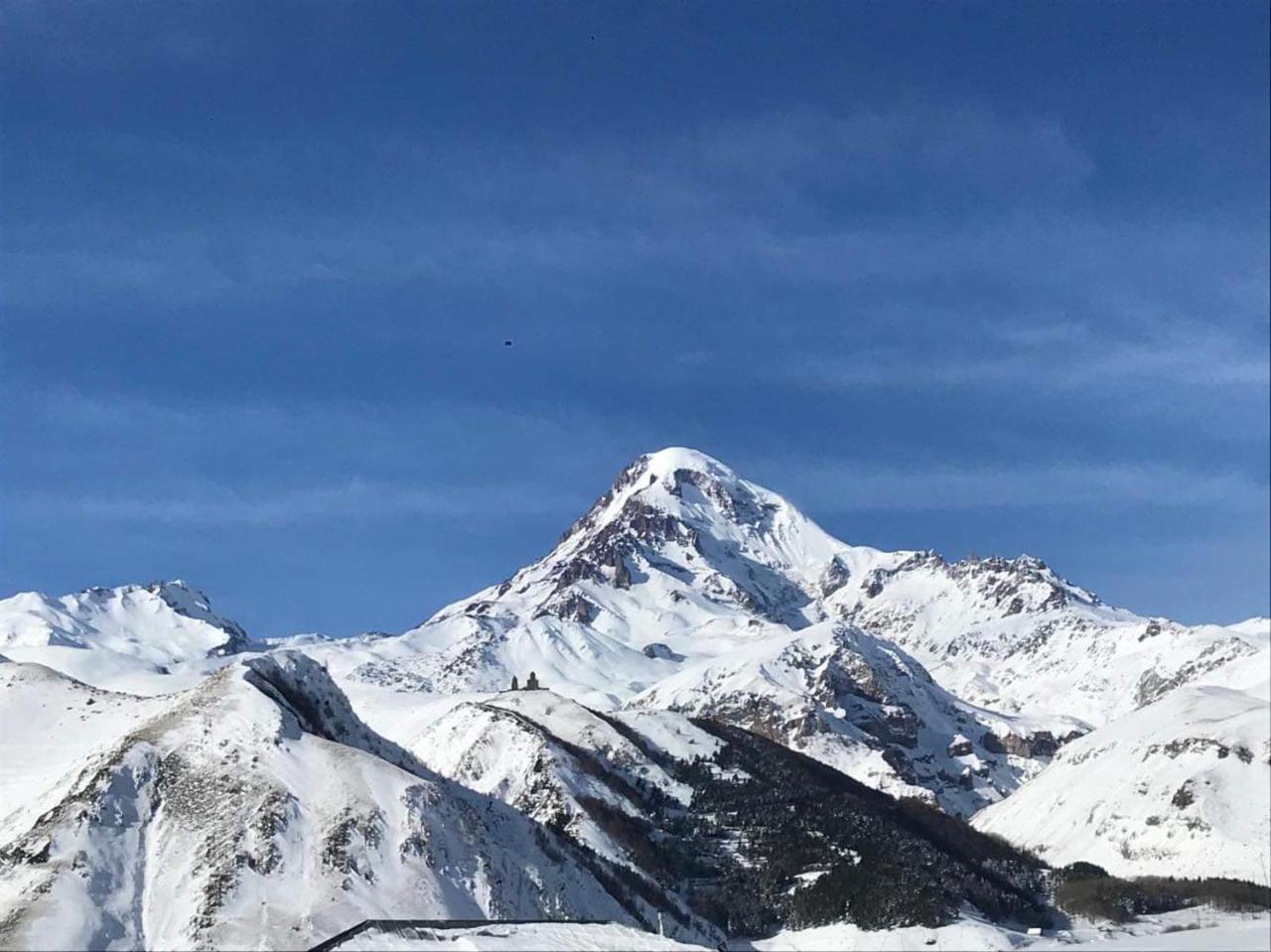Guest House Elguja Qushashvili Kazbegi Bagian luar foto