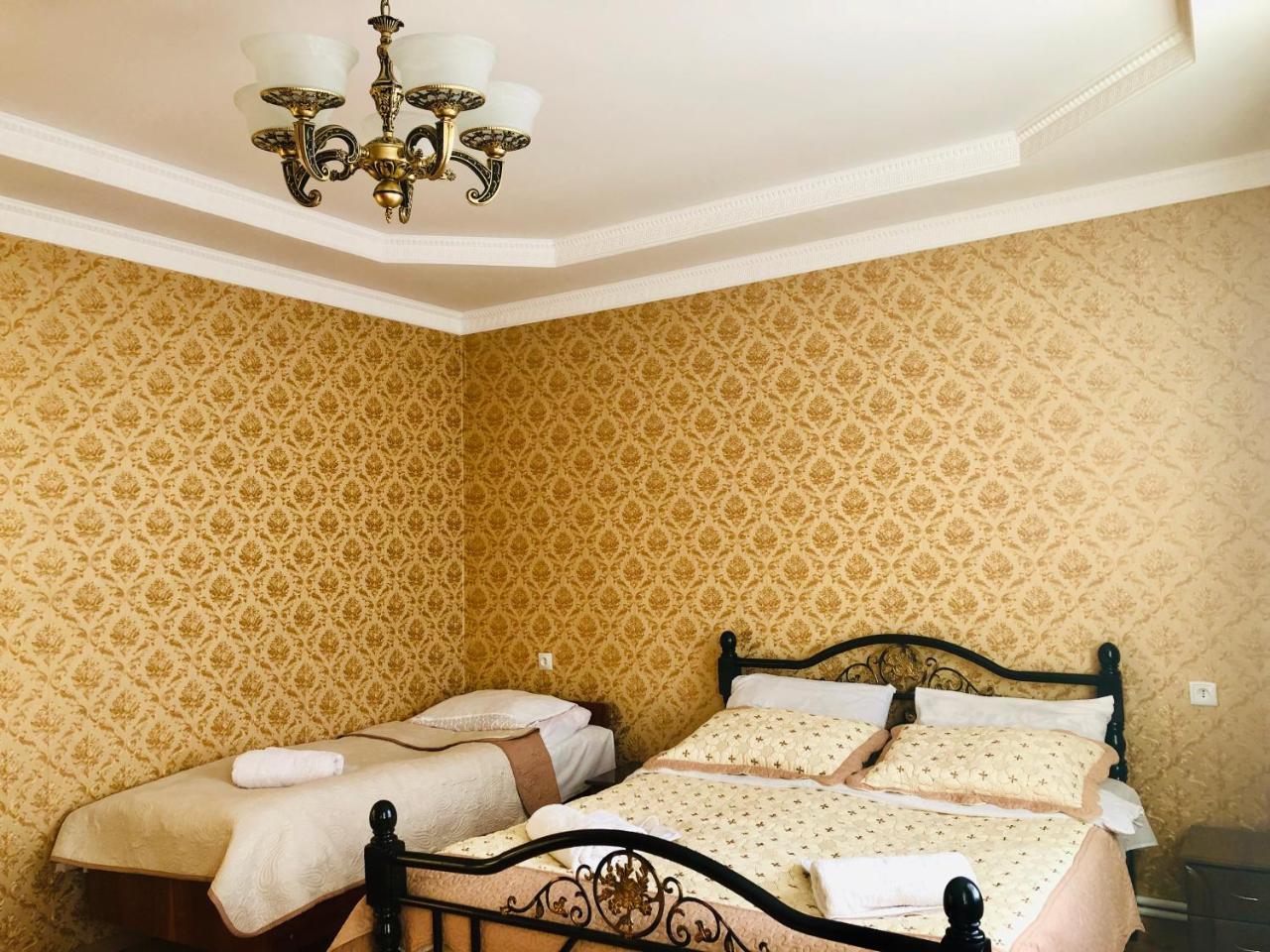Guest House Elguja Qushashvili Kazbegi Bagian luar foto