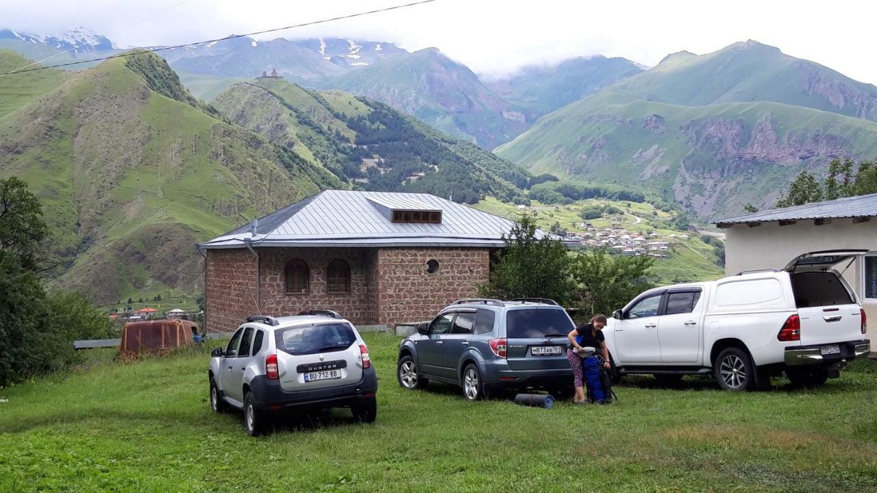 Guest House Elguja Qushashvili Kazbegi Bagian luar foto